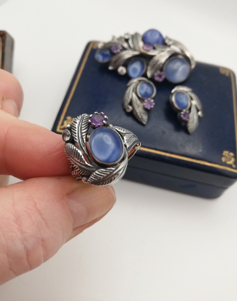Rare Bernard Instone parure with foiled rose quartz and amethyst- museum standard - Image 5