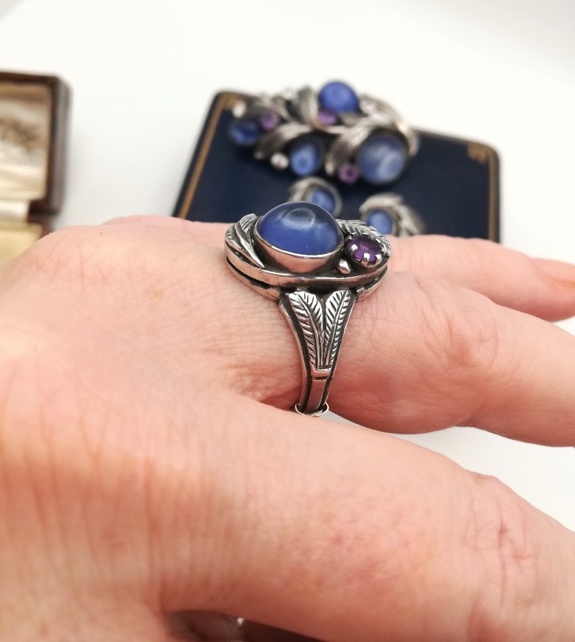 Rare Bernard Instone parure with foiled rose quartz and amethyst- museum standard - Image 3