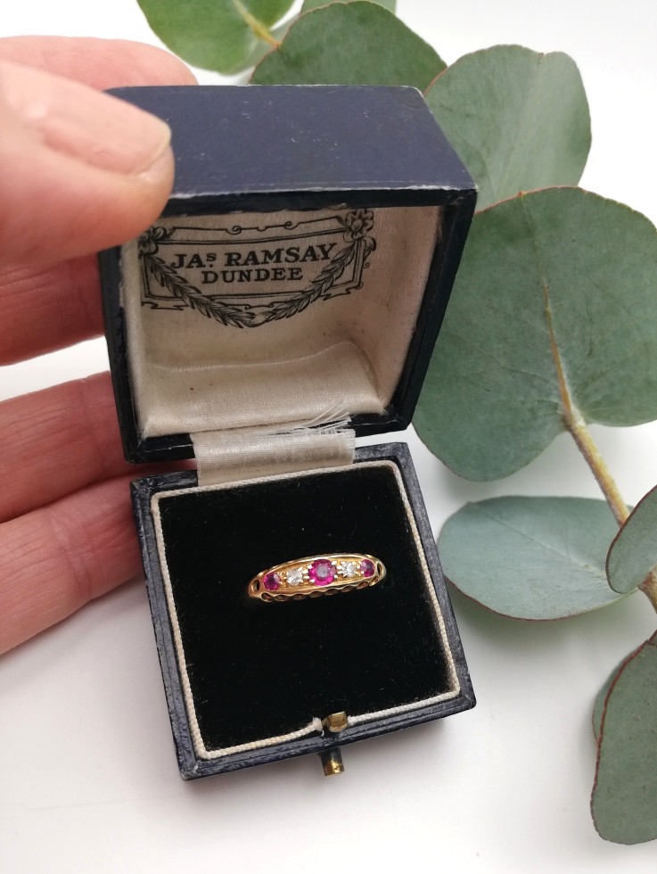 Antique 18ct gold hallmarked boat ring with rubies and diamonds