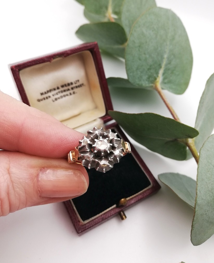 Antique Victorian 18ct gold and diamonds daisy engagement ring - Image 2