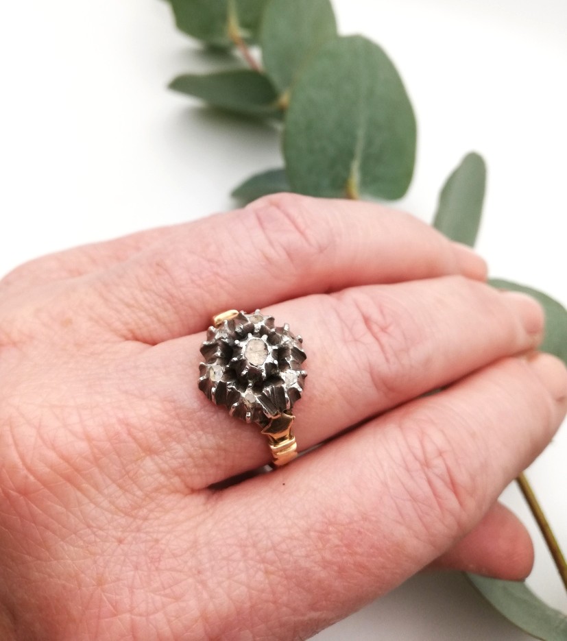 Antique Victorian 18ct gold and diamonds daisy engagement ring - Image 5