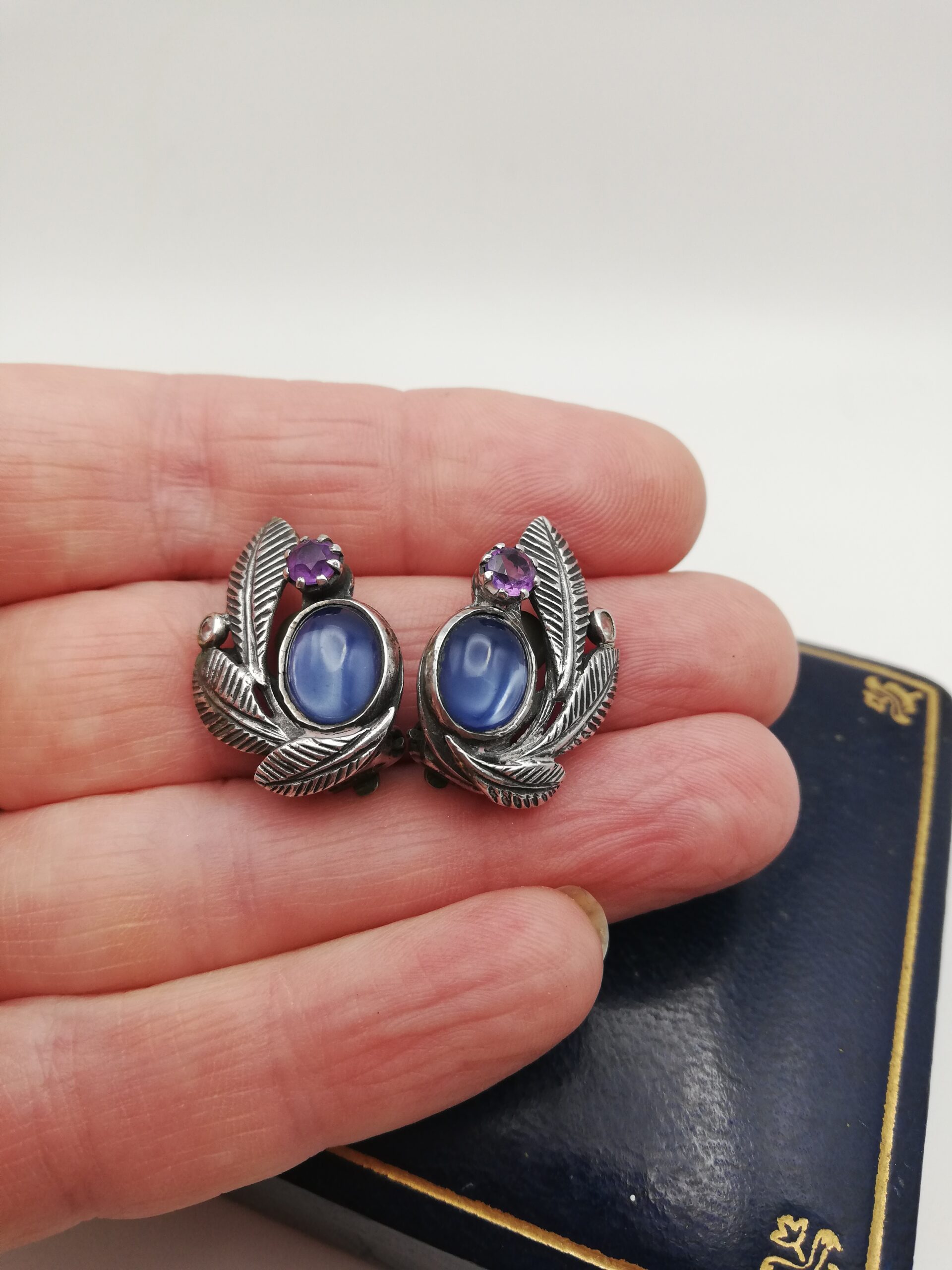 Rare Bernard Instone Arts and Crafts earrings with foiled rose quartz and amethyst - Image 3