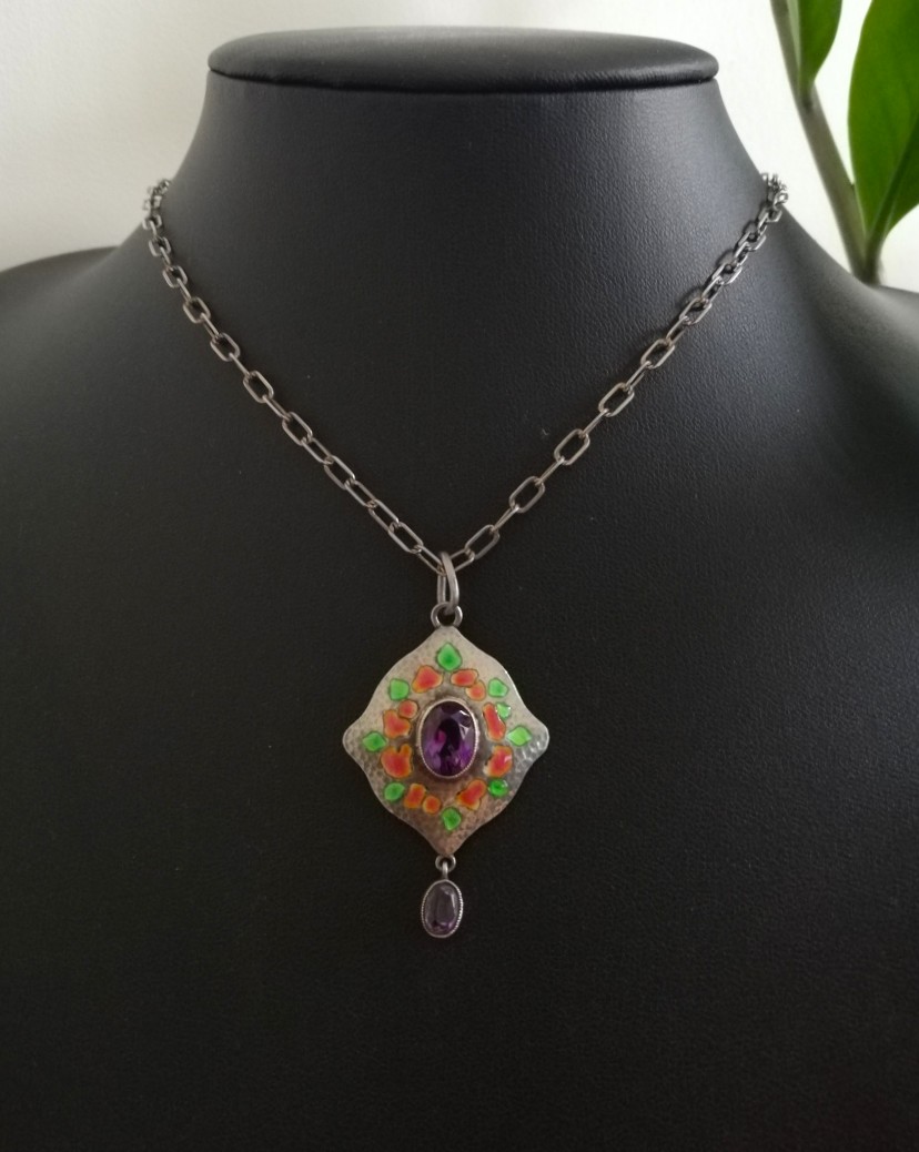 Reserved for A****Murrle Bennett c1905 rare amethyst and enamel Arts and Crafts pendant necklace in silver and gold - Image 4