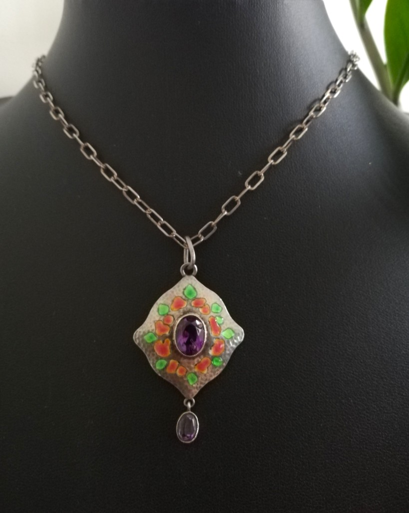 Reserved for A****Murrle Bennett c1905 rare amethyst and enamel Arts and Crafts pendant necklace in silver and gold - Image 10