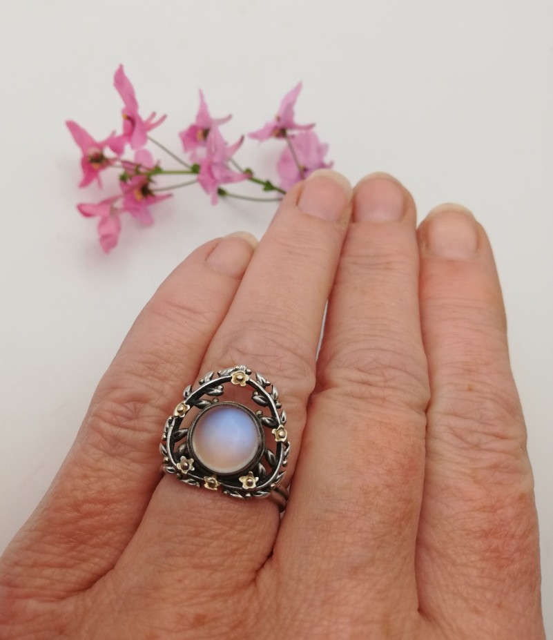 Unique Gaskin Museum piece Arts and Crafts ring in silver and gold with Ceylon blue moonstone c1900s