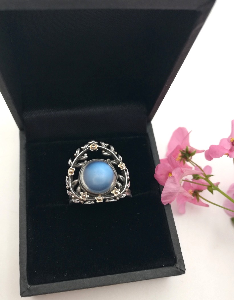 Unique Gaskin Museum piece Arts and Crafts ring in silver and gold with Ceylon blue moonstone c1900s