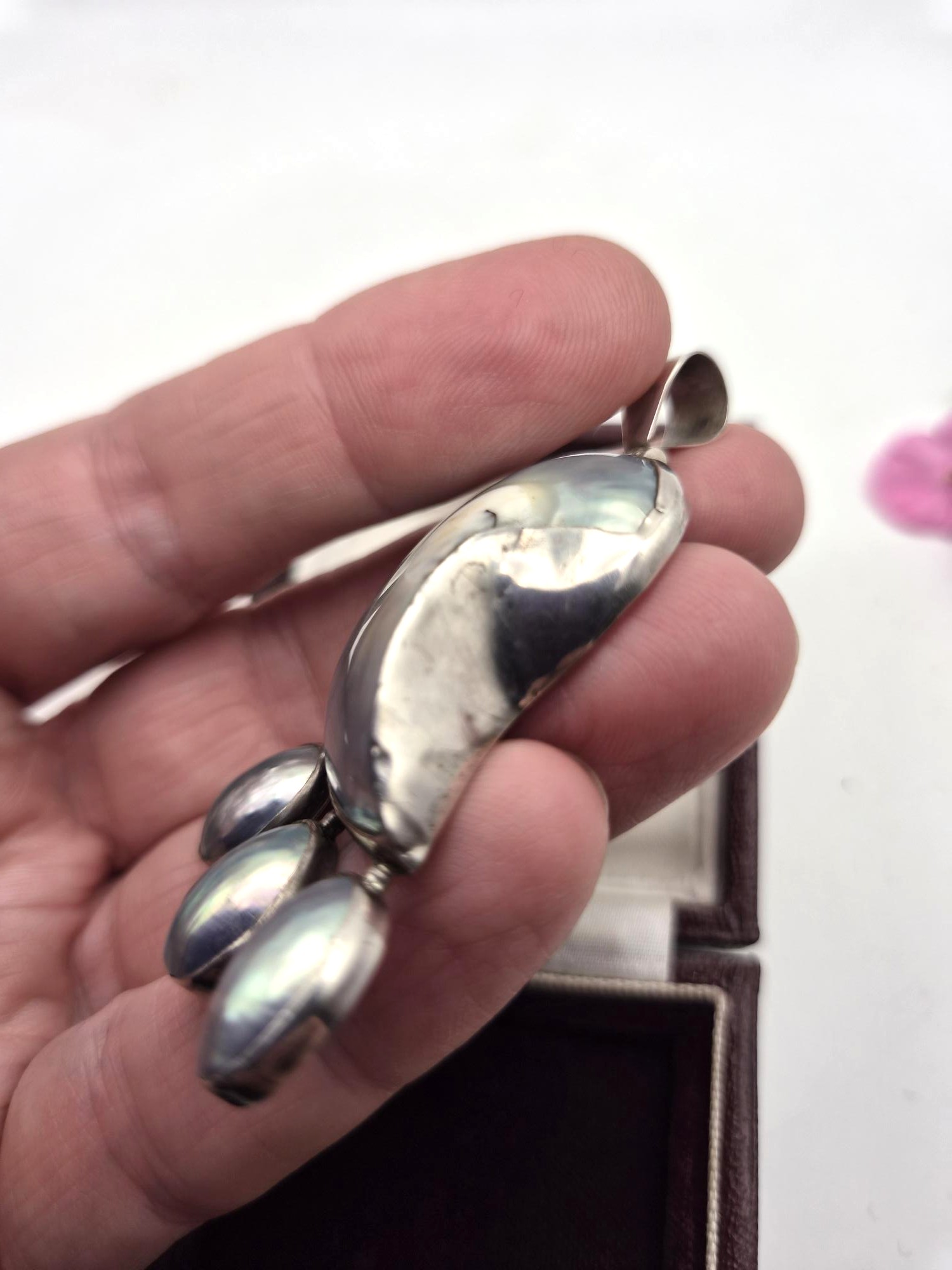 Vintage Arts and Crafts nautilus shell pendant in silver with antique chain - Image 5