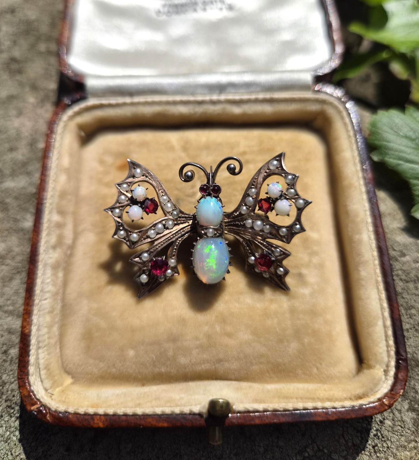 c1900 Victorian fiery opals and gilt metal butterfly brooch clip - impressive play in the opals - Image 5