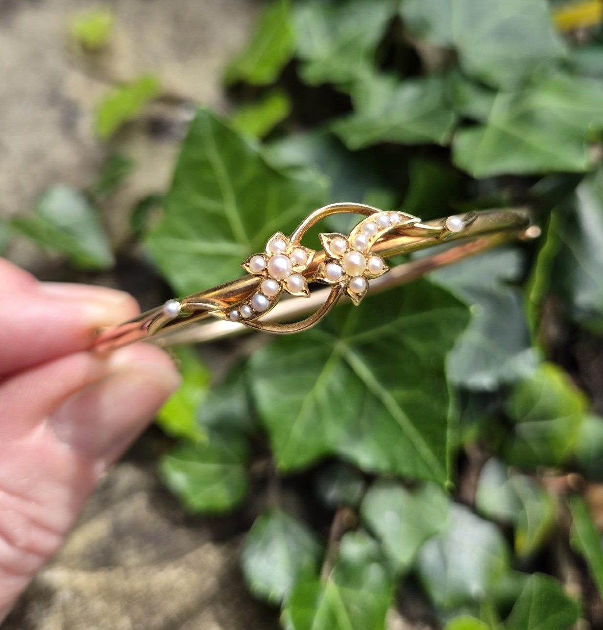 Antique Edwardian 15ct gold and seed pearl bangle - a beautiful thing!
