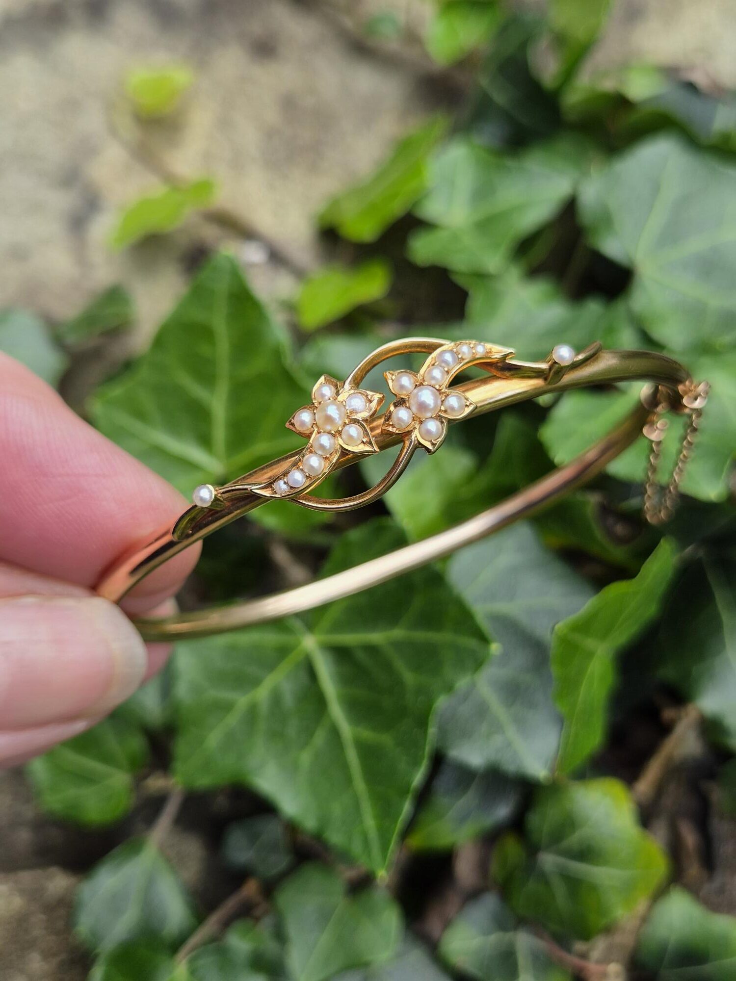 Antique Edwardian 15ct gold and seed pearl bangle - a beautiful thing! - Image 3