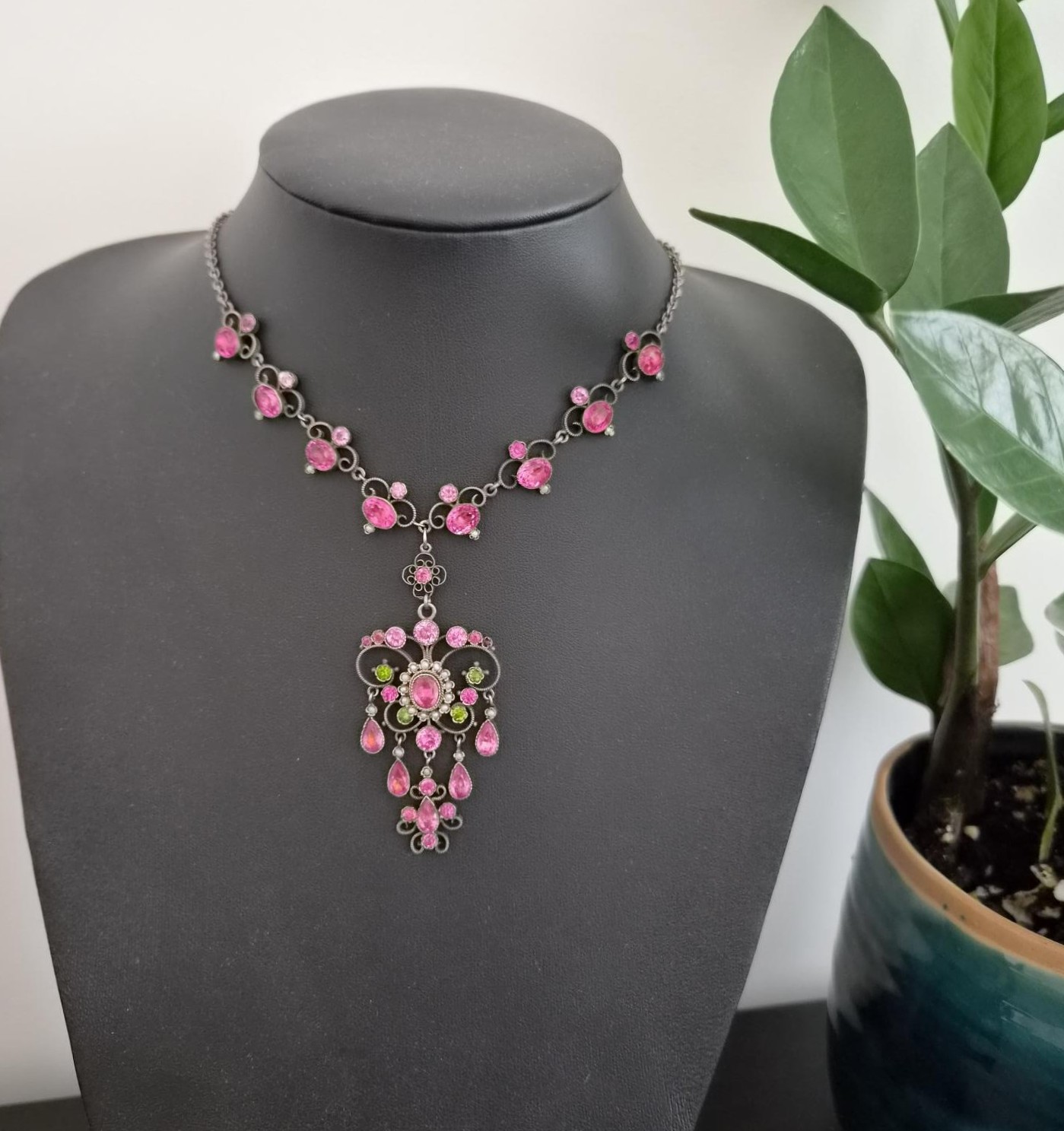 Antique Edwardian c1910 pink and green foiled paste with pearl pendant necklace