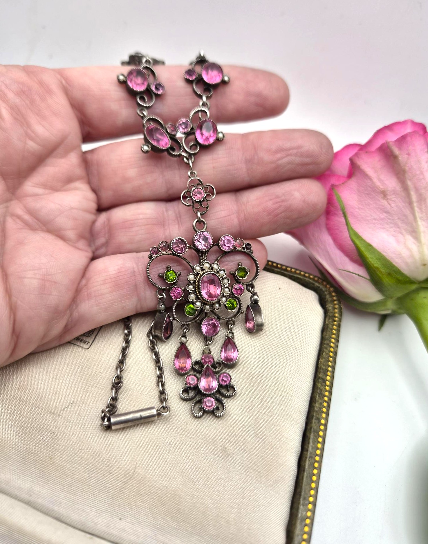 Antique Edwardian c1910 pink and green foiled paste with pearl pendant necklace - Image 8