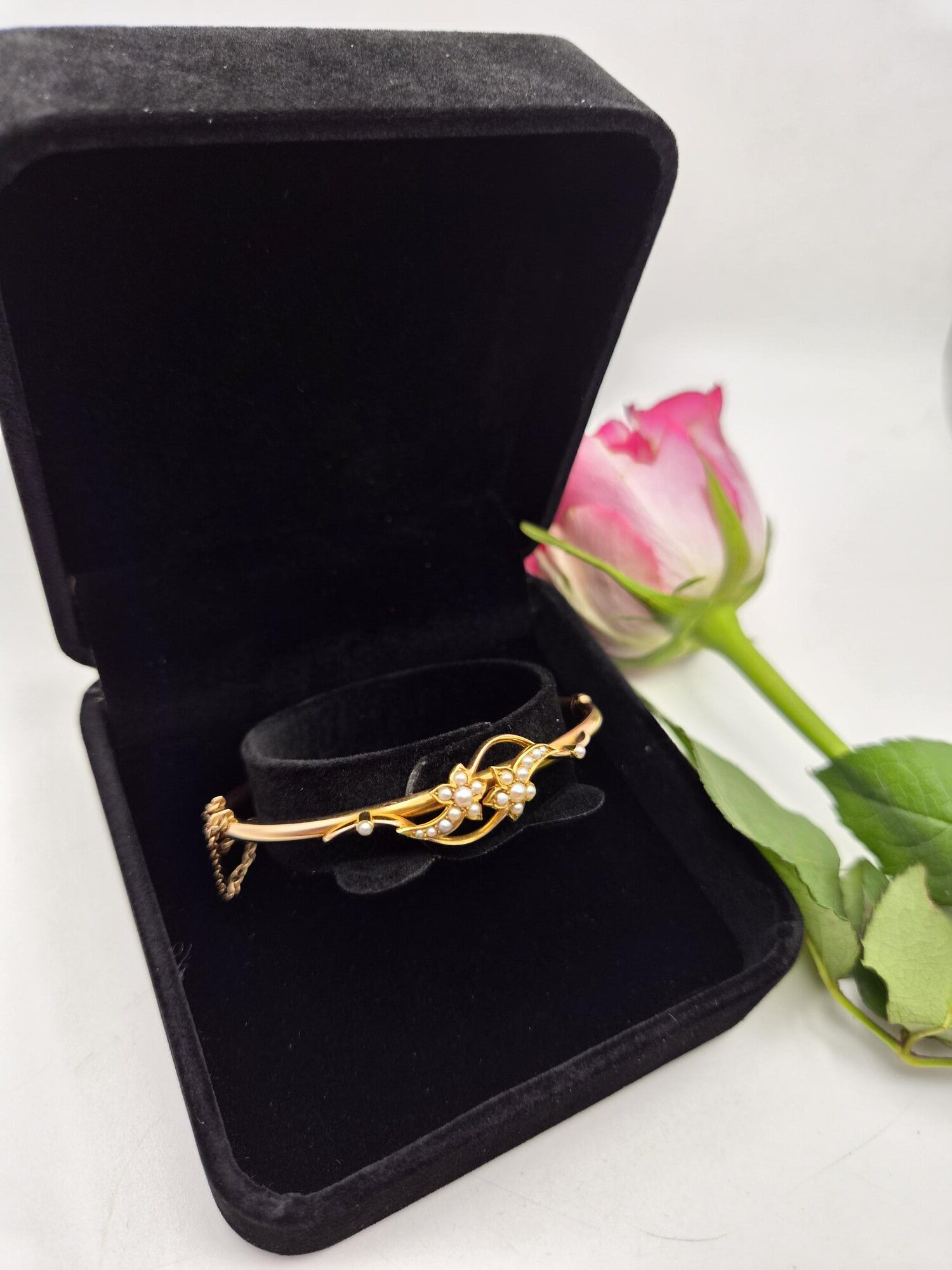 Antique Edwardian 15ct gold and seed pearl bangle - a beautiful thing! - Image 10