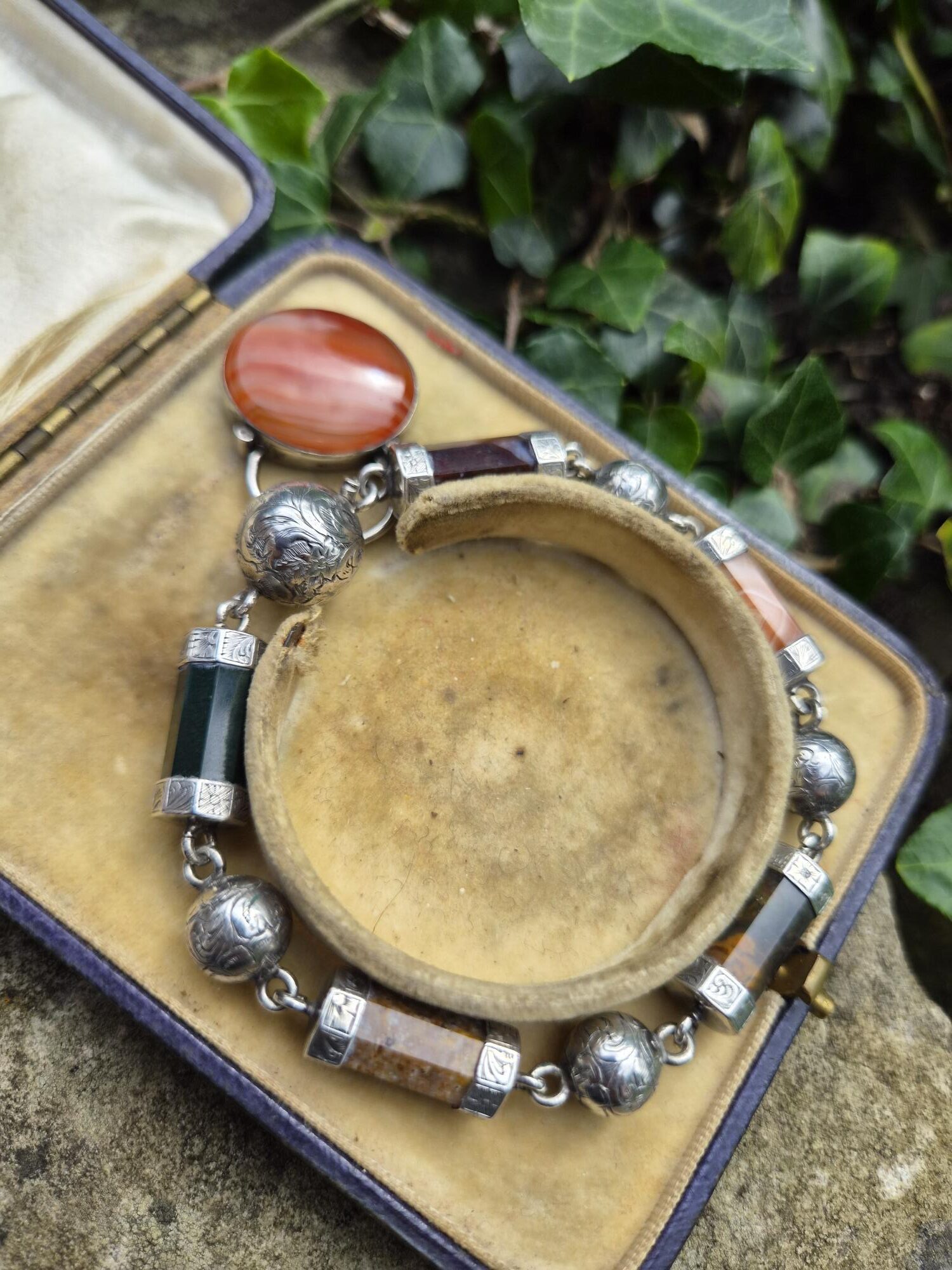 Antique Victorian silver chased balls and agate barrels bracelet 1800s - Image 3