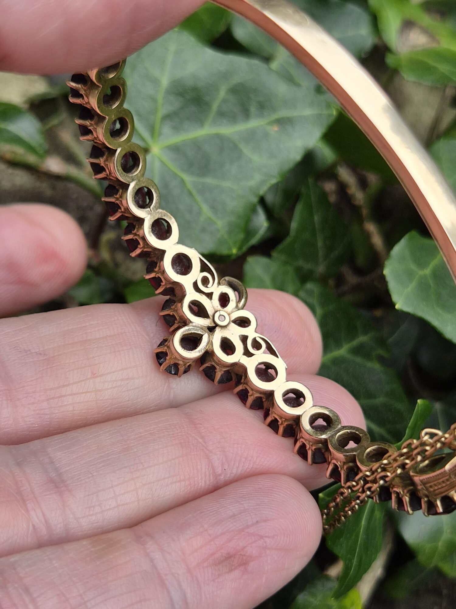 Antique Edwardian 14ct gold cushion-cut garnets and diamond hinged bangle- superb piece! - Image 12