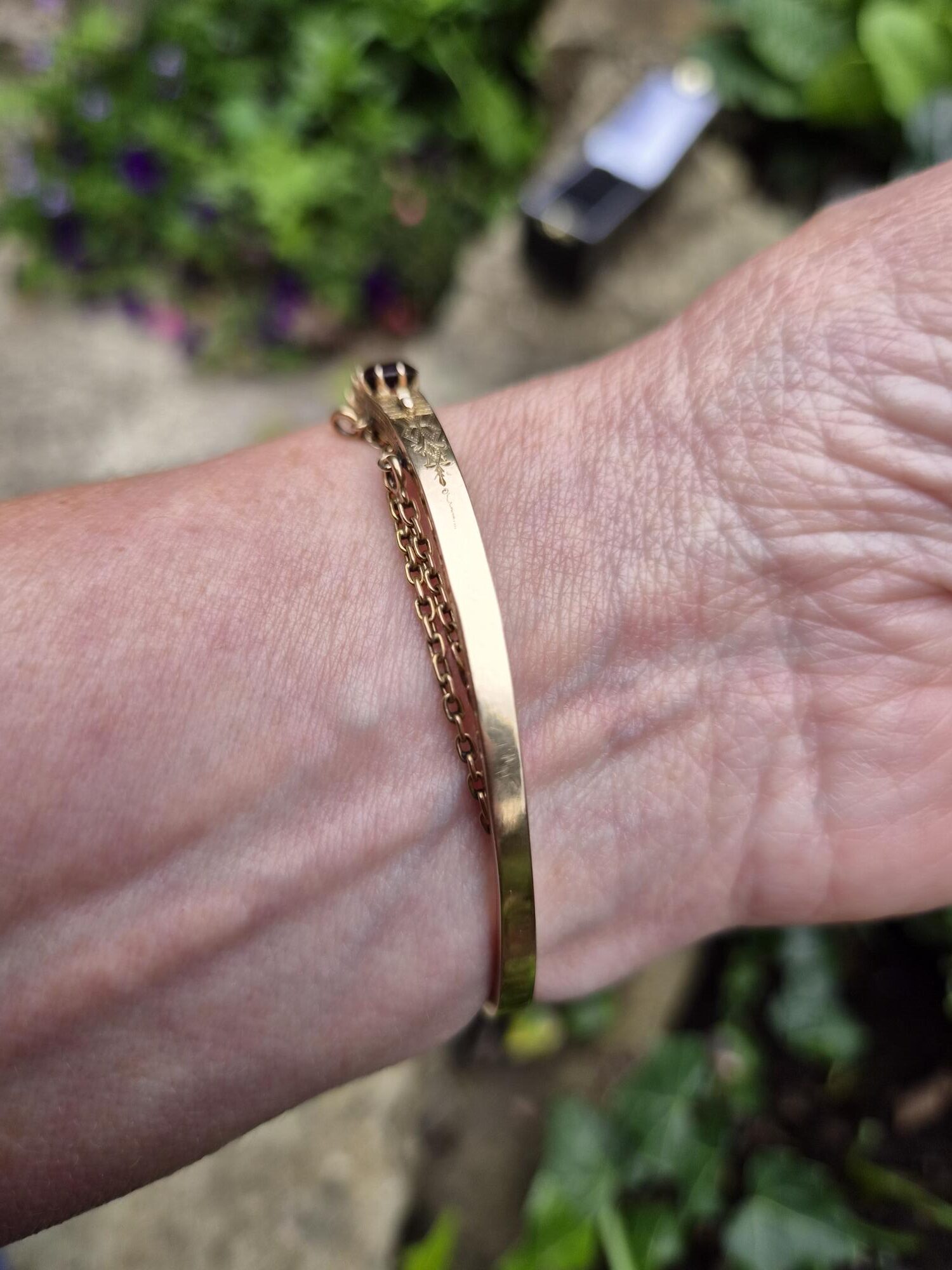 Antique Edwardian 14ct gold cushion-cut garnets and diamond hinged bangle- superb piece! - Image 9