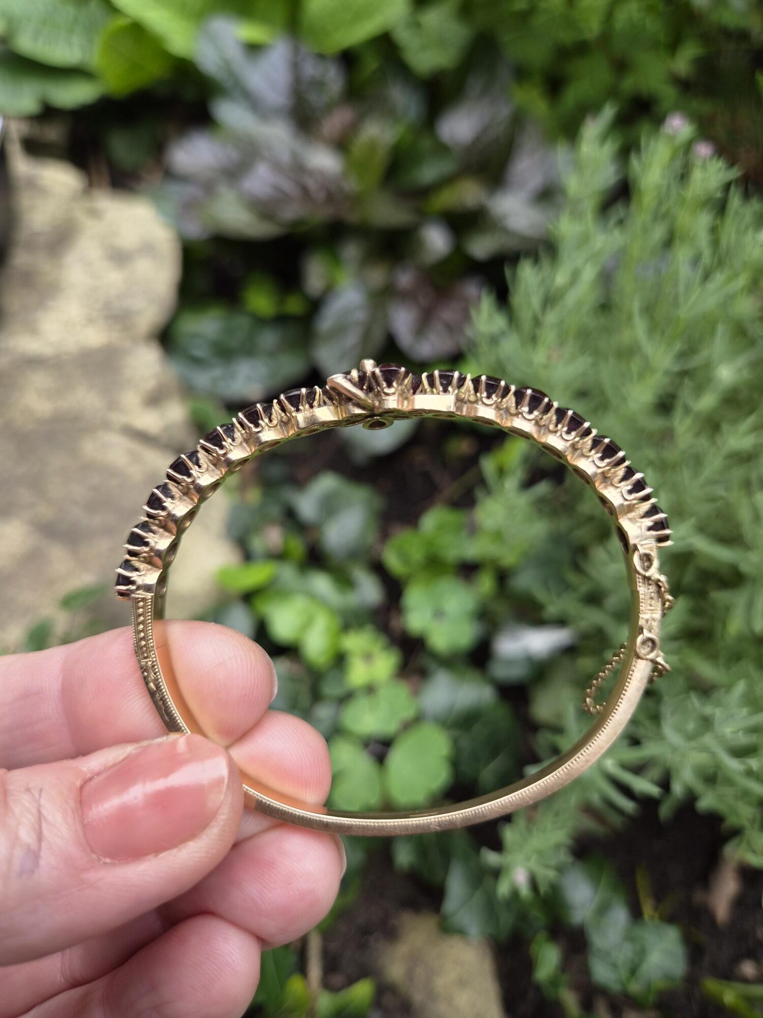 Antique Edwardian 14ct gold cushion-cut garnets and diamond hinged bangle- superb piece! - Image 10