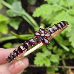 Antique Edwardian 14ct gold cushion-cut garnets and diamond hinged bangle- superb piece!