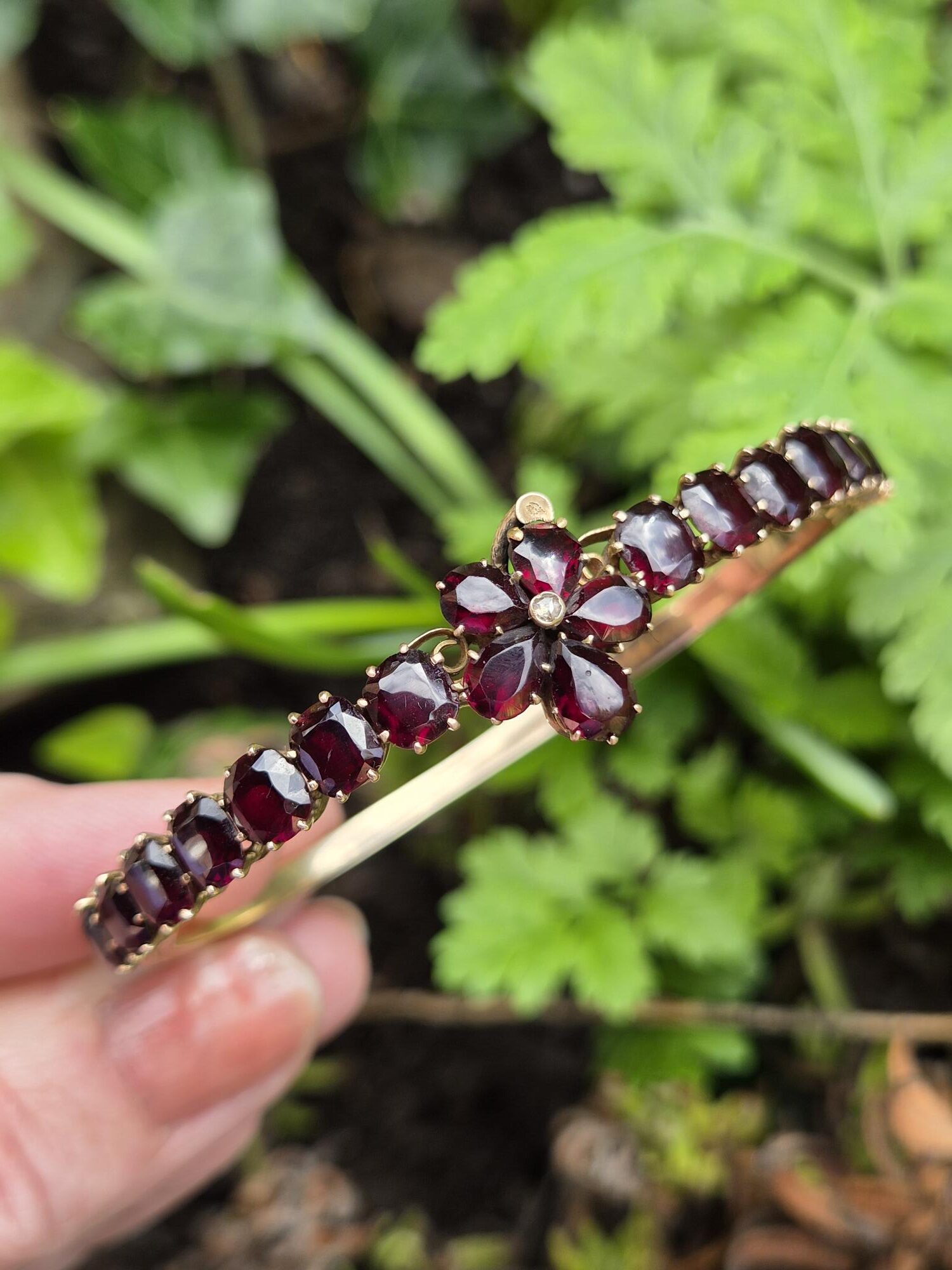 Antique Edwardian 14ct gold cushion-cut garnets and diamond hinged bangle- superb piece!