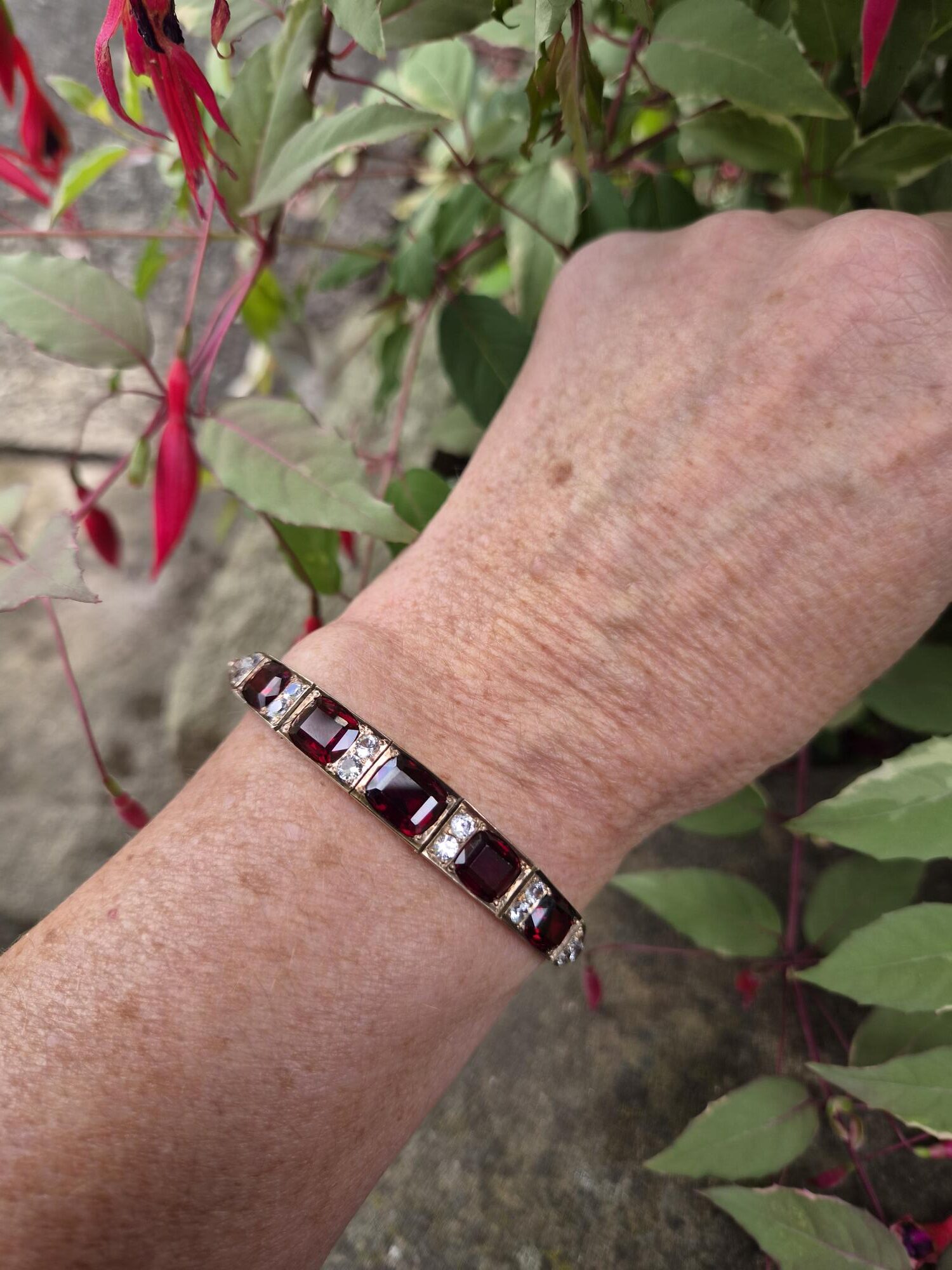 Antique Edwardian 9ct gold "blood pigeon" garnets and white sapphires bracelet - sensational! - Image 4