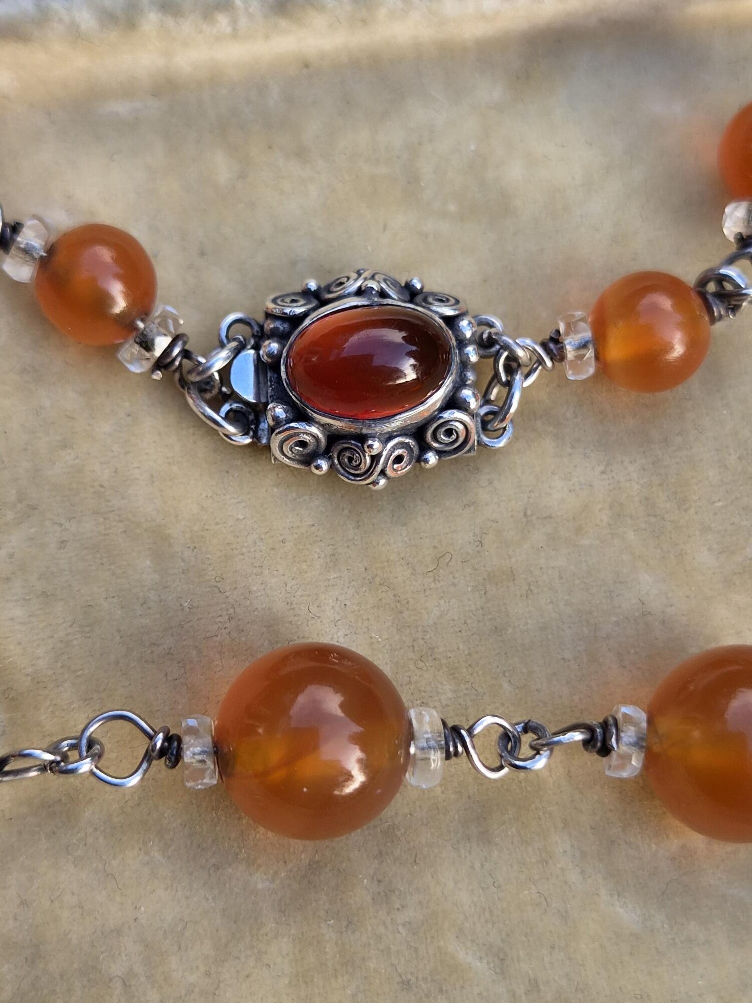 Dorrie Nossiter c1930 Arts and Crafts carnelian and crystal necklace with decorated box clasp - Image 4