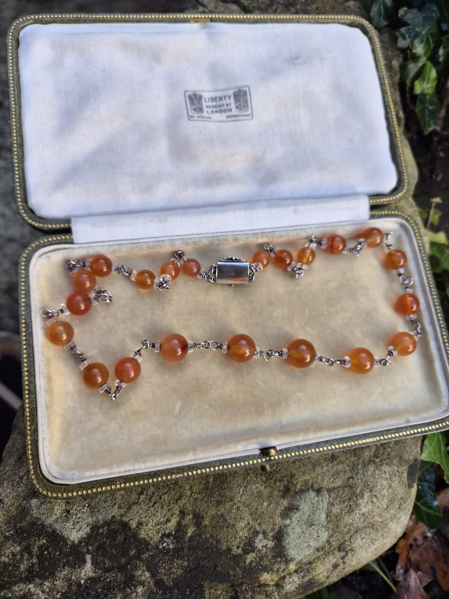 Dorrie Nossiter c1930 Arts and Crafts carnelian and crystal necklace with decorated box clasp - Image 9