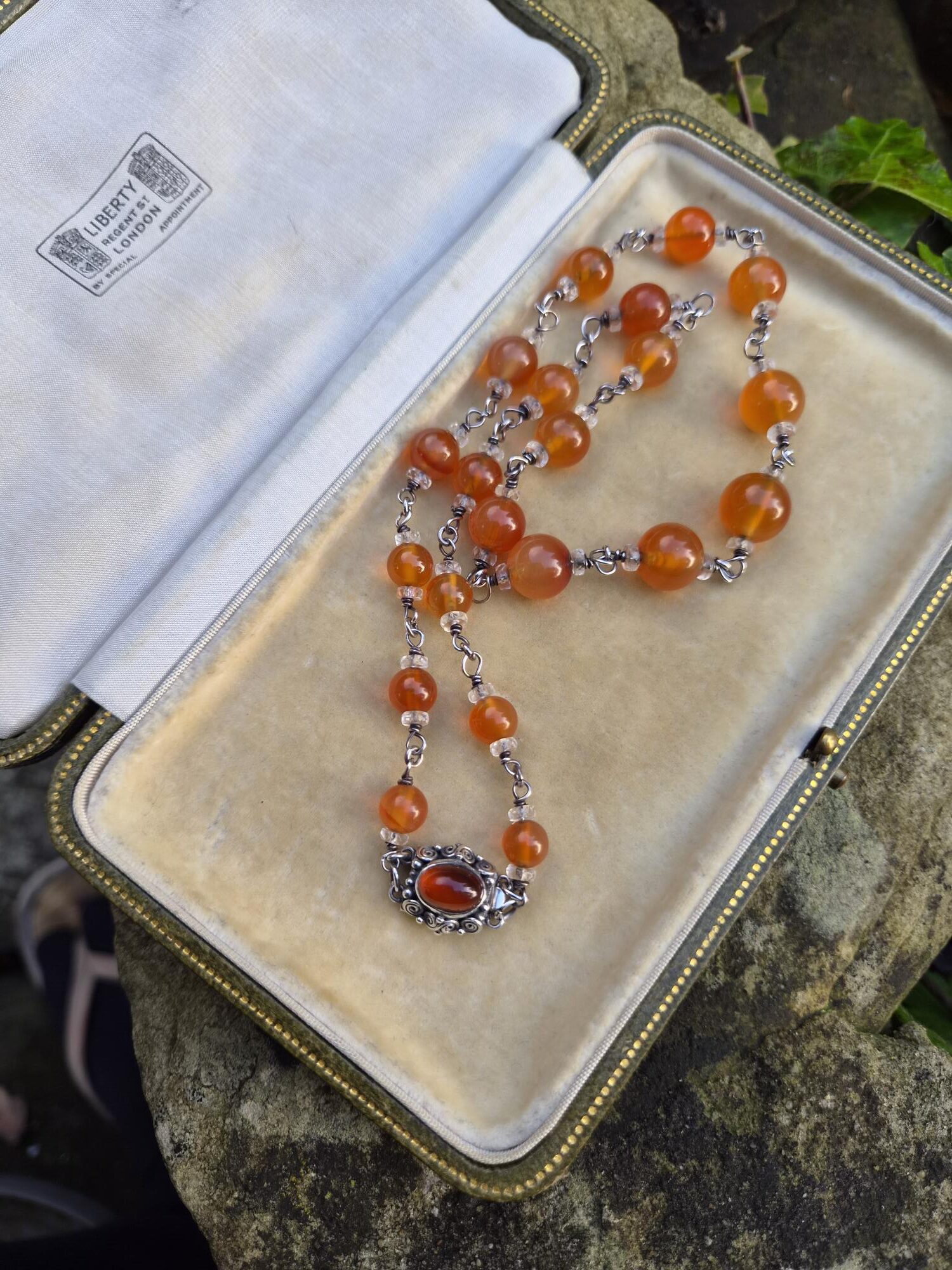 Dorrie Nossiter c1930 Arts and Crafts carnelian and crystal necklace with decorated box clasp - Image 3