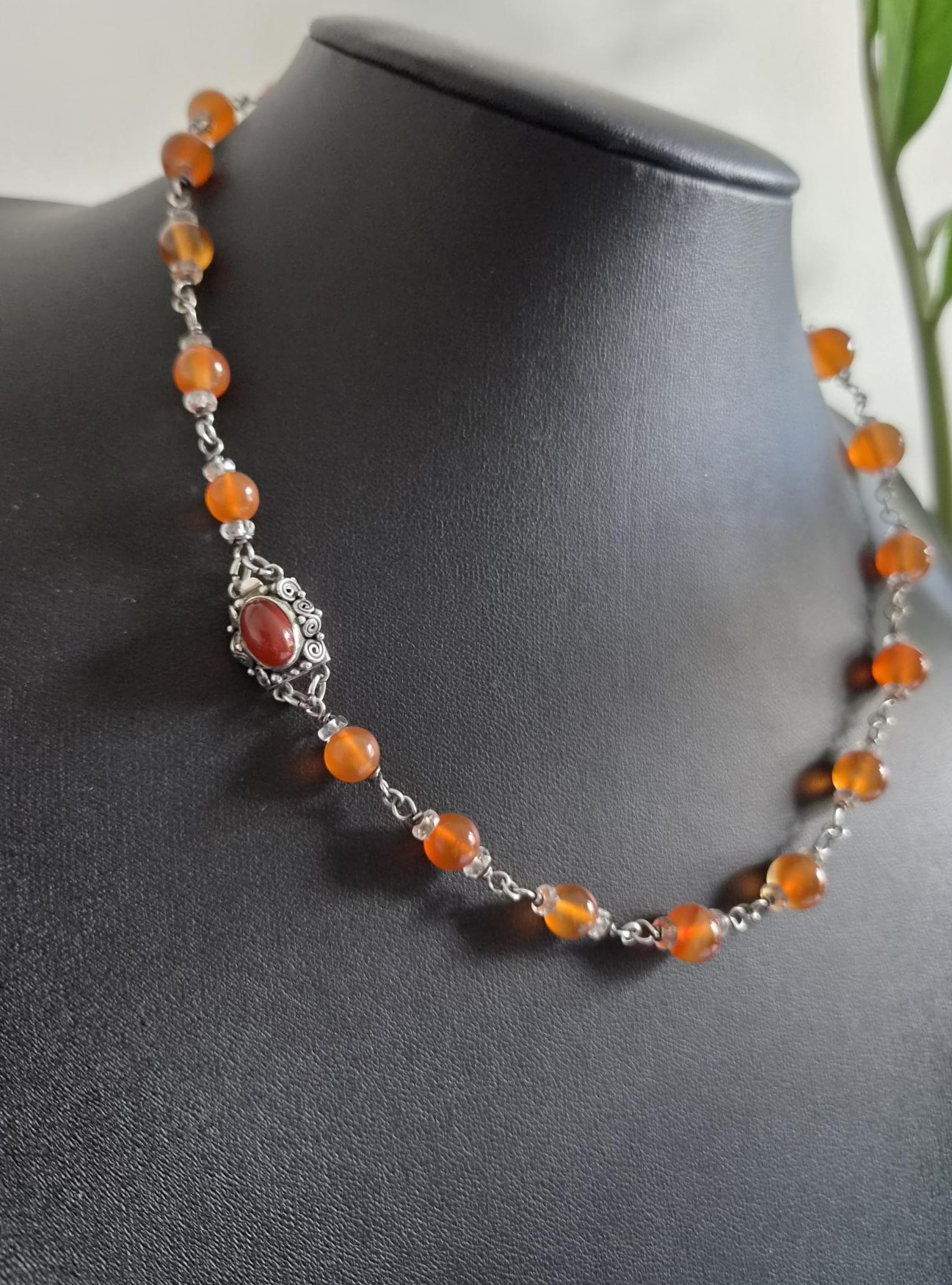 Dorrie Nossiter c1930 Arts and Crafts carnelian and crystal necklace with decorated box clasp - Image 7