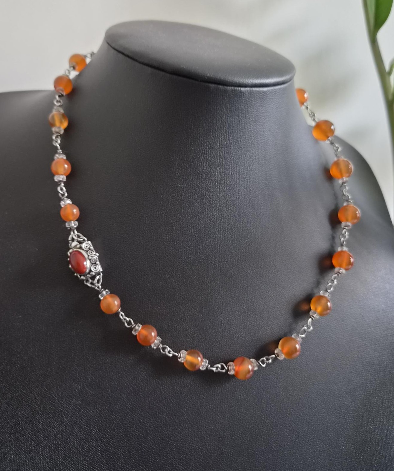 Dorrie Nossiter c1930 Arts and Crafts carnelian and crystal necklace with decorated box clasp - Image 8